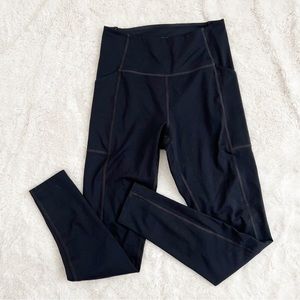Girlfriend Collective Compression Leggings in Black with Side Pockets (SM)